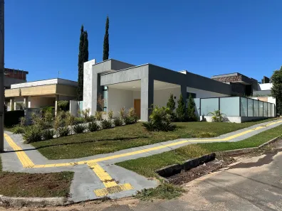 Casa de Condomínio com 3 Quartos à venda, 180m² no Residencial Condomínio Jardim Veneza, Senador Canedo