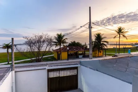 Casa com 3 Quartos à venda, 122m² no Bananeiras, Araruama