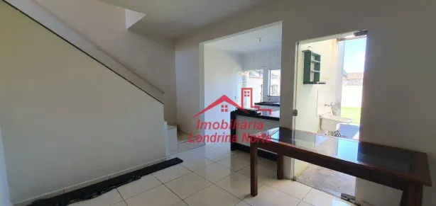 Casa com 2 Quartos para alugar, 80m² no Jardim ltaparica, Londrina