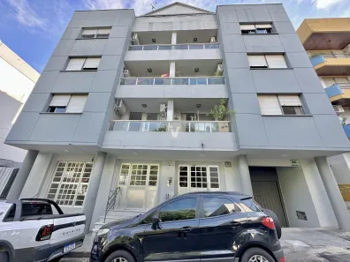 Loja / Salão / Ponto Comercial com 2 Quartos para venda ou aluguel, 89m² no Centro, Santa Maria