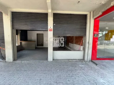 Loja / Salão / Ponto Comercial à venda, 60m² no Centro, Magé