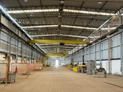 Galpão / Depósito / Armazém para alugar, 5000m² no Centro, Escada
