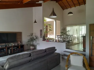 Casa de Condomínio com 4 Quartos à venda, 272m² no Jardim Indaiá, Embu das Artes