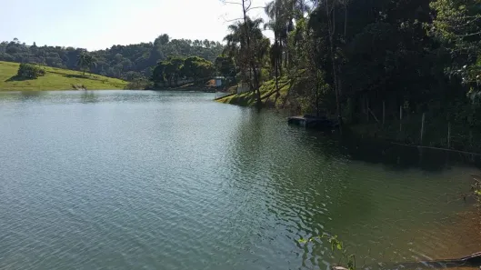 Fazenda / Sítio / Chácara com 3 Quartos à venda, 1050m² no , Igaratá