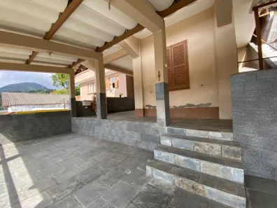 Casa com 2 Quartos à venda, 129m² no Castelanea, Petrópolis