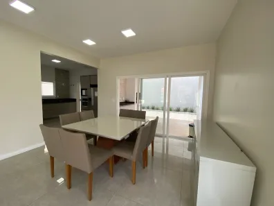 Casa de Condomínio com 3 Quartos para alugar, 280m² no Vila Oliveira, Mogi das Cruzes