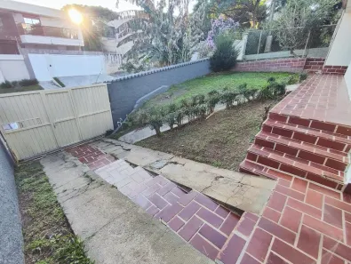Casa com 3 Quartos para alugar, 230m² no Campina do Siqueira, Curitiba