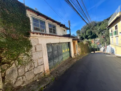Casa com 3 Quartos à venda, 184m² no Castelanea, Petrópolis