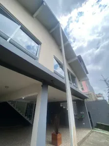 Casa com 2 Quartos para alugar, 150m² no Represa, Ribeirão Pires