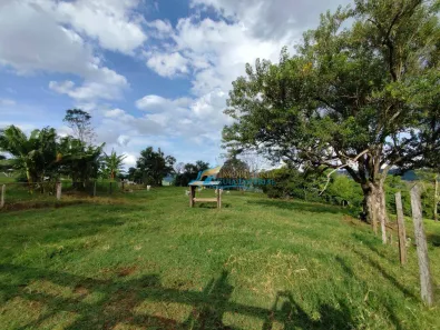 Fazenda / Sítio / Chácara com 2 Quartos à venda, 400m² no , Guaraniaçu