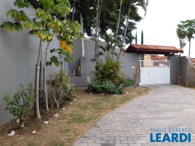 Casa com 5 Quartos para venda ou aluguel, 256m² no Jardim do Lago, Atibaia