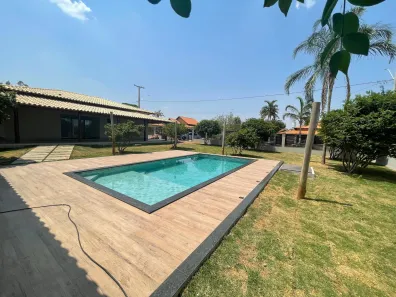 Casa de Condomínio com 3 Quartos à venda, 260m² no , Hidrolândia