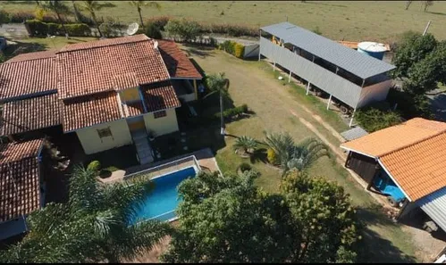 Fazenda / Sítio / Chácara com 3 Quartos à venda, 1000m² no , Capivari