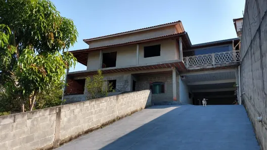 Sobrado com 5 Quartos à venda, 300m² no Centro, Igaratá