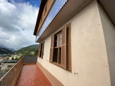Casa com 2 Quartos à venda, 129m² no Castelanea, Petrópolis