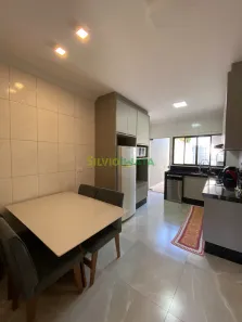 Casa com 3 Quartos para alugar, 80m² no Jardim Paris VI, Maringá