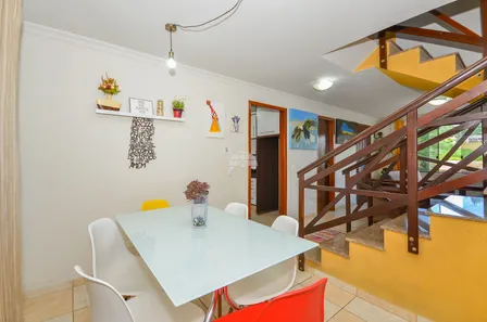 Sobrado com 3 Quartos à venda, 106m² no Centro, Colombo