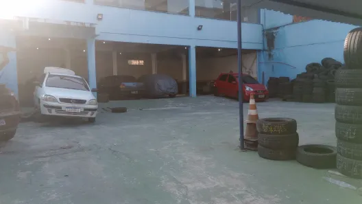 Galpão / Depósito / Armazém à venda, 700m² no Centro, Duque de Caxias