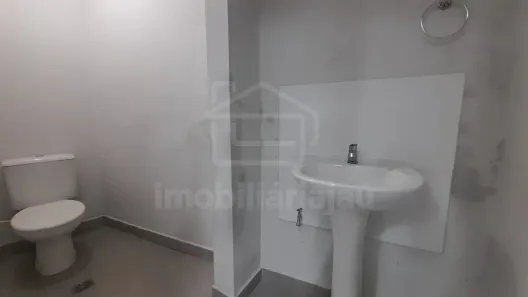 Loja / Salão / Ponto Comercial para alugar, 80m² no Chácara Braz Miraglia, Jaú