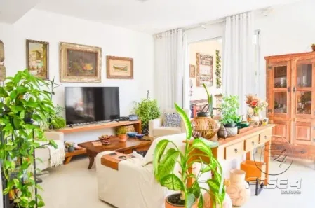 Casa de Condomínio com 3 Quartos para alugar, 154m² no Morada da Colina, Resende