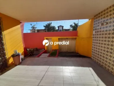 Casa com 3 Quartos para alugar, 150m² no Salinas, Fortaleza