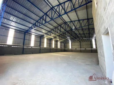 Galpão / Depósito / Armazém para alugar, 900m² no Piracangaguá, Taubaté