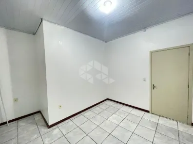 Casa com 2 Quartos para alugar, 200m² no Itararé, Santa Maria