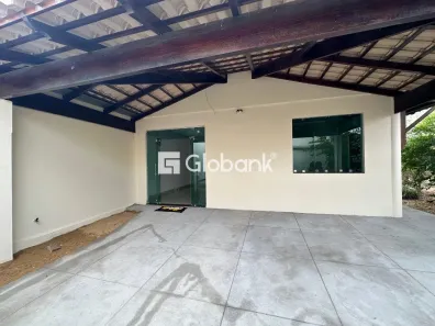 Casa com 4 Quartos para alugar, 150m² no Canelas, Montes Claros