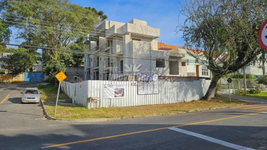 Sobrado com 3 Quartos à venda, 165m² no Xaxim, Curitiba