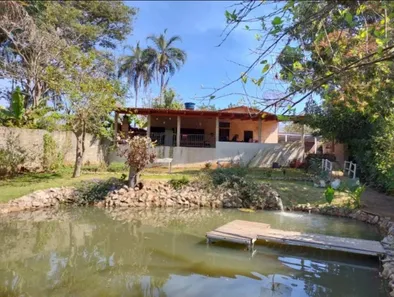 Fazenda / Sítio / Chácara com 3 Quartos à venda, 2000m² no , Nerópolis