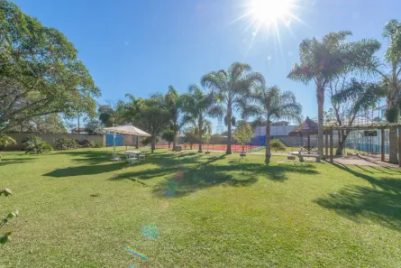 Fazenda / Sítio / Chácara com 3 Quartos à venda, 300m² no Eucaliptos, Fazenda Rio Grande