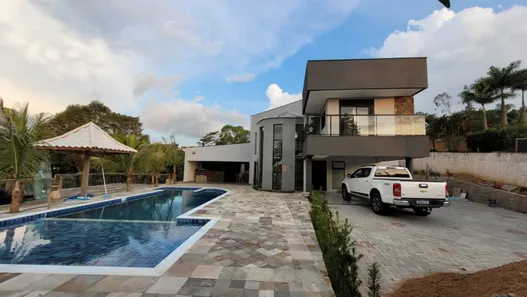Fazenda / Sítio / Chácara com 6 Quartos à venda, 600m² no , Mairinque