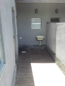 Casa de Vila com 1 Quarto para alugar, 50m² no Parque Senhor do Bonfim, Duque de Caxias