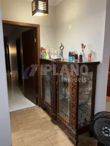 Sobrado com 4 Quartos à venda, 277m² no Centro, Araraquara