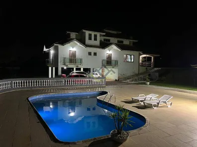 Fazenda / Sítio / Chácara com 4 Quartos para venda ou aluguel, 600m² no Vila Voeges, Suzano