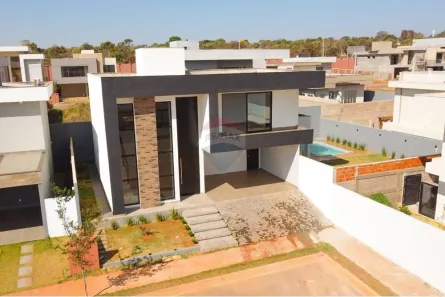 Casa de Condomínio com 4 Quartos à venda, 298m² no Setor Habitacional Tororó, Brasília
