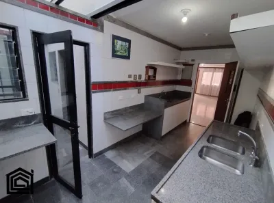 Casa de Condomínio com 5 Quartos para alugar, 165m² no Alto, Teresópolis
