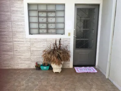 Casa de Condomínio com 2 Quartos à venda, 61m² no Jardim Almeida, Araraquara