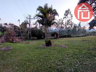 Fazenda / Sítio / Chácara com 3 Quartos para alugar, 335m² no , Bragança Paulista