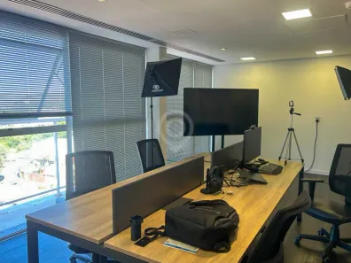 Conjunto Comercial / Sala para alugar, 77m² no Centro, Itatiba