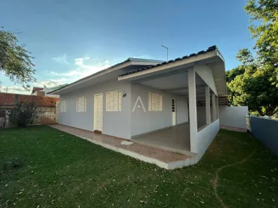 Casa com 3 Quartos para alugar, 105m² no Jardim Pancera, Toledo