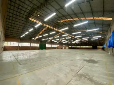 Galpão / Depósito / Armazém para venda ou aluguel, 2482m² no Casa de Pedra, Igrejinha