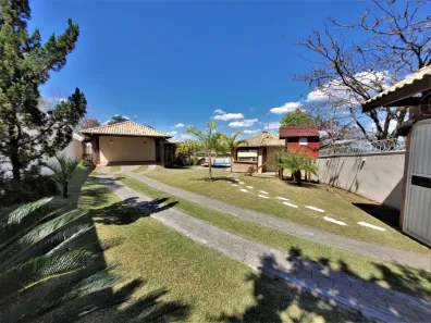 Fazenda / Sítio / Chácara com 4 Quartos à venda, 1024m² no Estância Lago Azul (Ártemis), Piracicaba