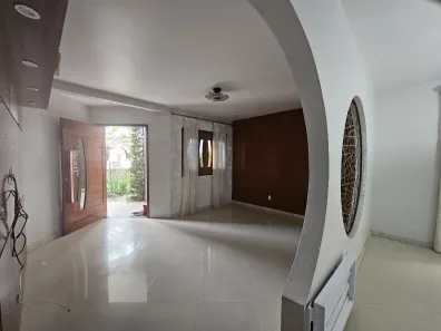 Casa com 5 Quartos para alugar, 273m² no Santa Mônica, Feira de Santana