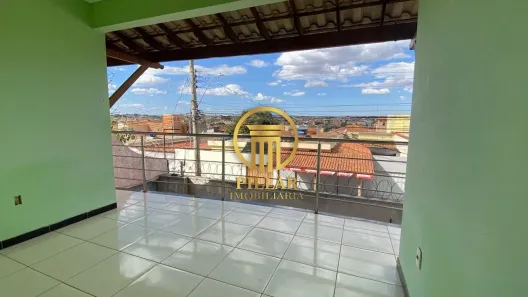 Casa com 3 Quartos para alugar, 235m² no Monte Carmelo, Montes Claros