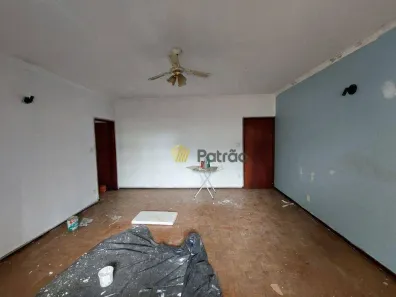 Prédio Inteiro à venda, 249m² no Piraporinha, Diadema