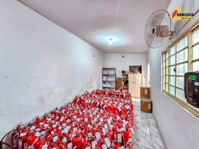 Galpão / Depósito / Armazém à venda, 300m² no Bom Pastor, Divinópolis