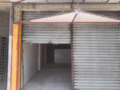 Galpão / Depósito / Armazém para alugar, 70m² no Centro, Nilópolis