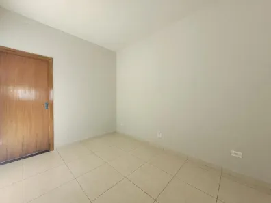 Casa com 3 Quartos para alugar, 70m² no Jardim Colina Verde, Maringá