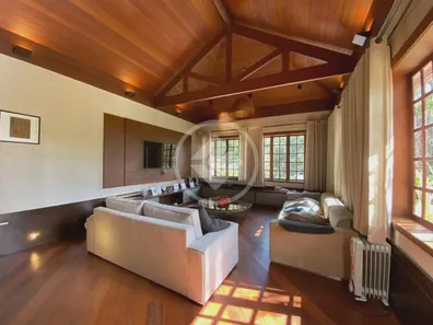 Casa de Condomínio com 3 Quartos para venda ou aluguel, 390m² no Quebra Frascos, Teresópolis
